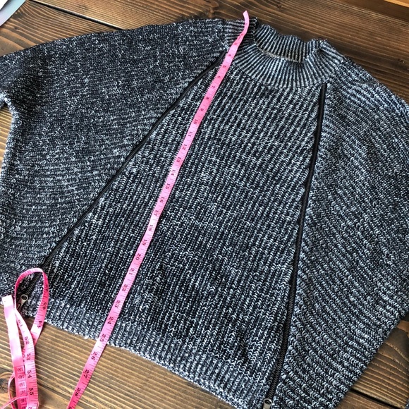 Gorgeous Black Zipper Detailed Sweater - Picture 10 of 13